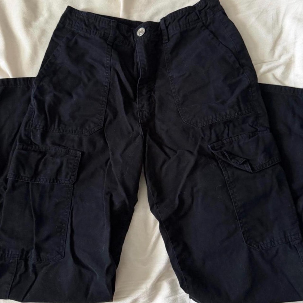 Zara black cargo pants in a US 4 #cargo #utility